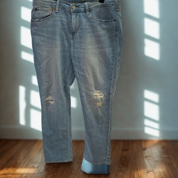 Levi’s Mid-Rise Boyfriend Jeans Size 30 – Relaxed Fit Denim - Picture 1 of 6
